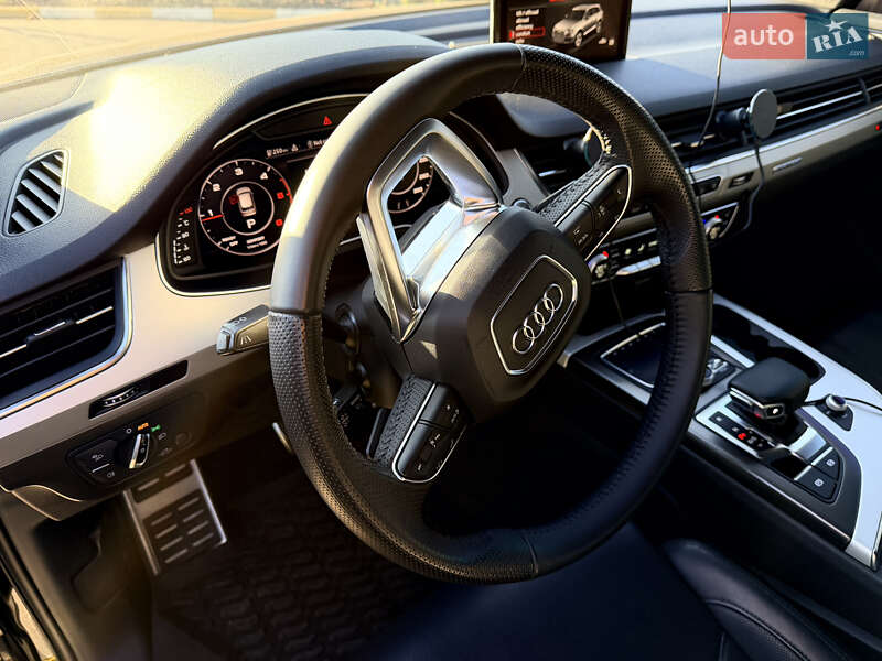 Позашляховик / Кросовер Audi Q7 2017 в Ірпені