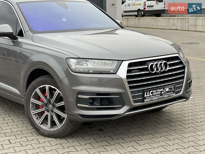 Позашляховик / Кросовер Audi Q7 2017 в Нововолинську
