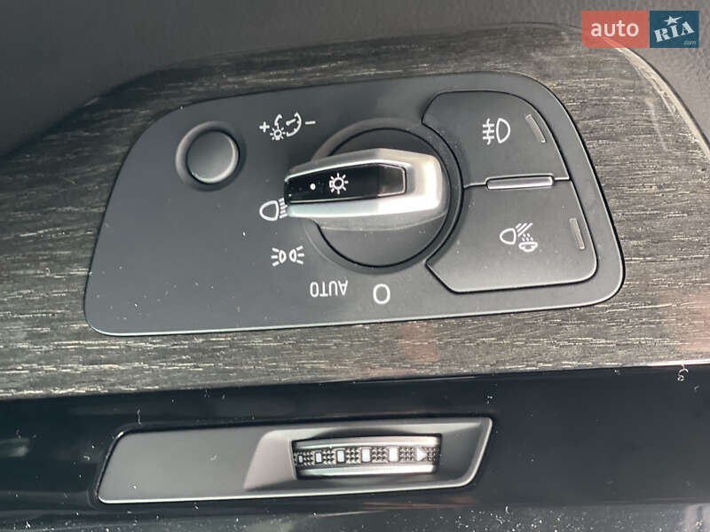 Позашляховик / Кросовер Audi Q7 2017 в Нововолинську