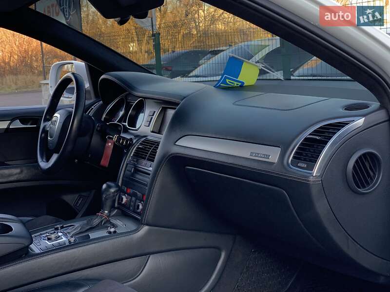 Позашляховик / Кросовер Audi Q7 2011 в Бердичеві