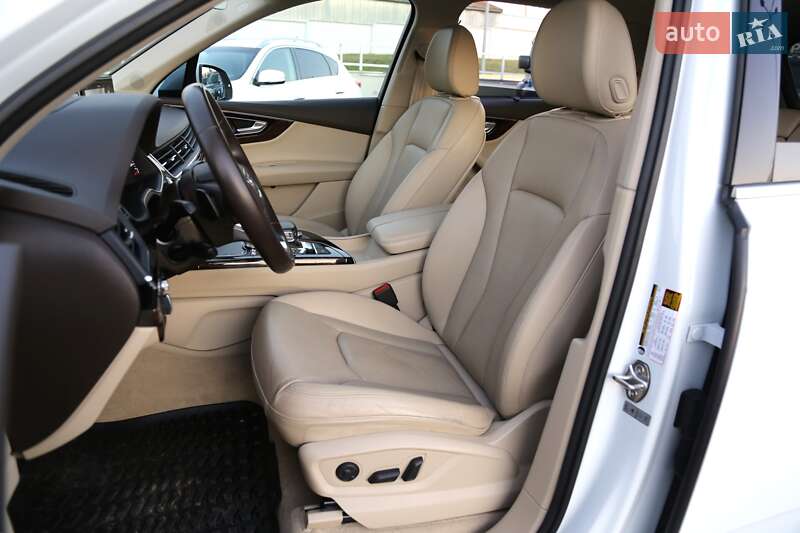 Позашляховик / Кросовер Audi Q7 2016 в Києві