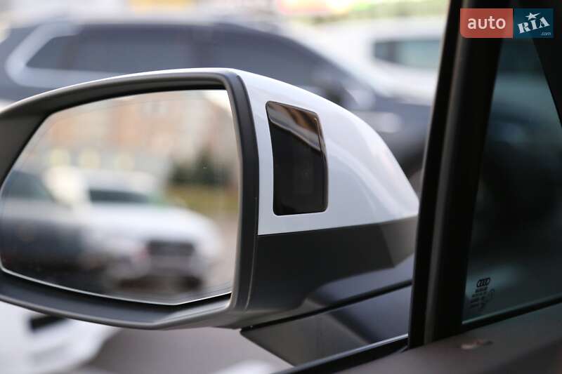 Позашляховик / Кросовер Audi Q7 2016 в Києві