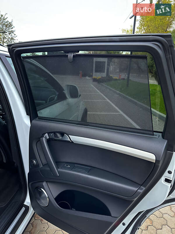 Внедорожник / Кроссовер Audi Q7 2013 в Киеве