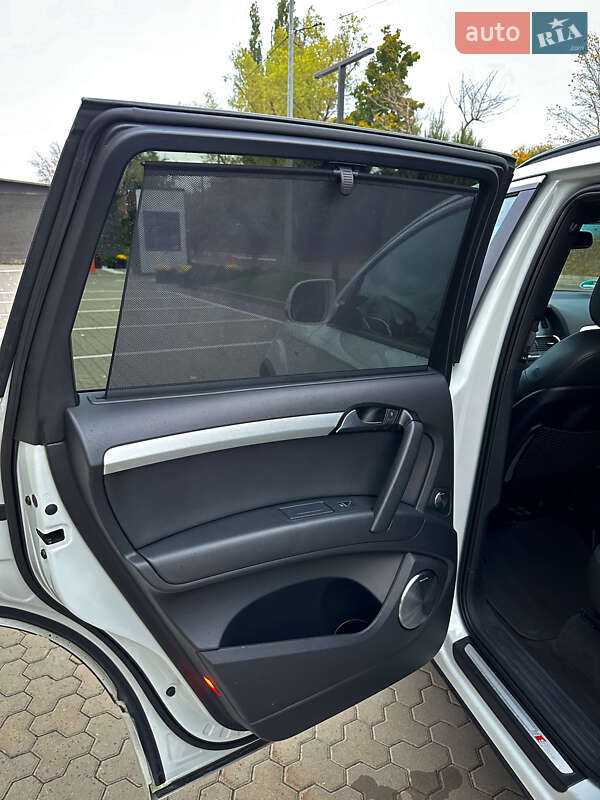 Внедорожник / Кроссовер Audi Q7 2013 в Киеве