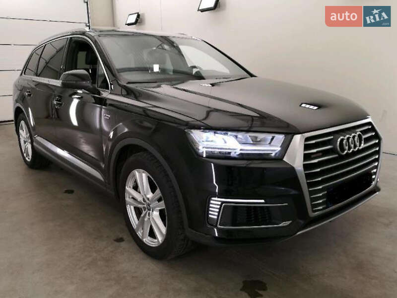 Внедорожник / Кроссовер Audi Q7 2016 в Ужгороде