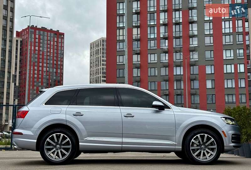 Позашляховик / Кросовер Audi Q7 2017 в Києві