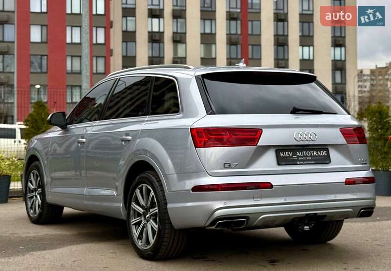 Позашляховик / Кросовер Audi Q7 2017 в Києві