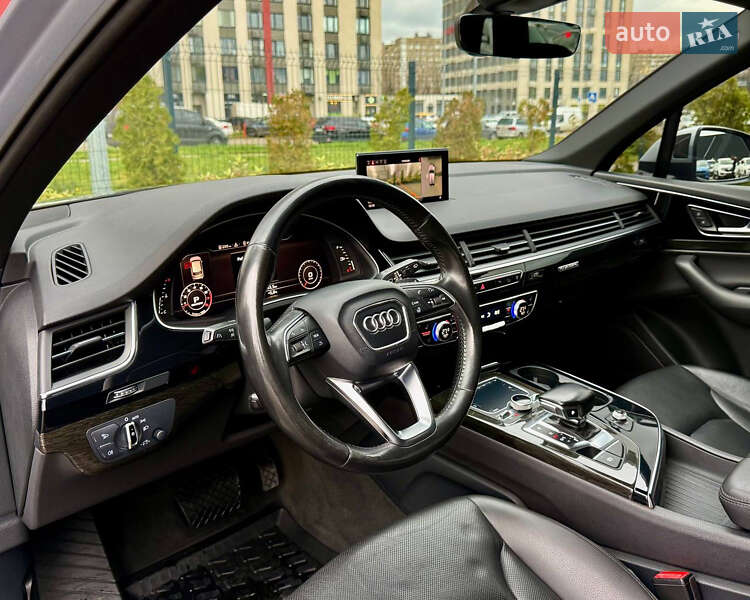 Позашляховик / Кросовер Audi Q7 2017 в Києві