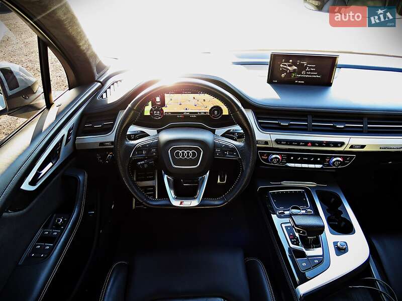 Позашляховик / Кросовер Audi Q7 2016 в Черкасах