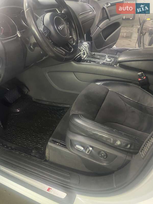 Позашляховик / Кросовер Audi Q7 2013 в Полтаві