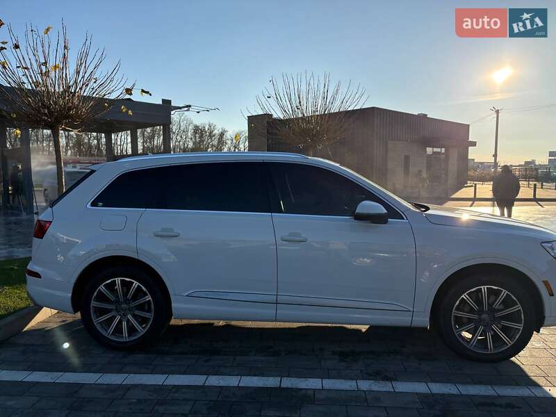 Позашляховик / Кросовер Audi Q7 2015 в Дніпрі