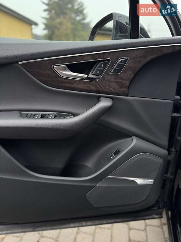 Позашляховик / Кросовер Audi Q7 2019 в Тернополі