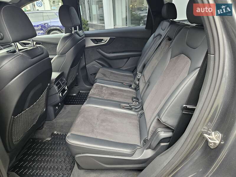 Внедорожник / Кроссовер Audi Q7 2019 в Киеве