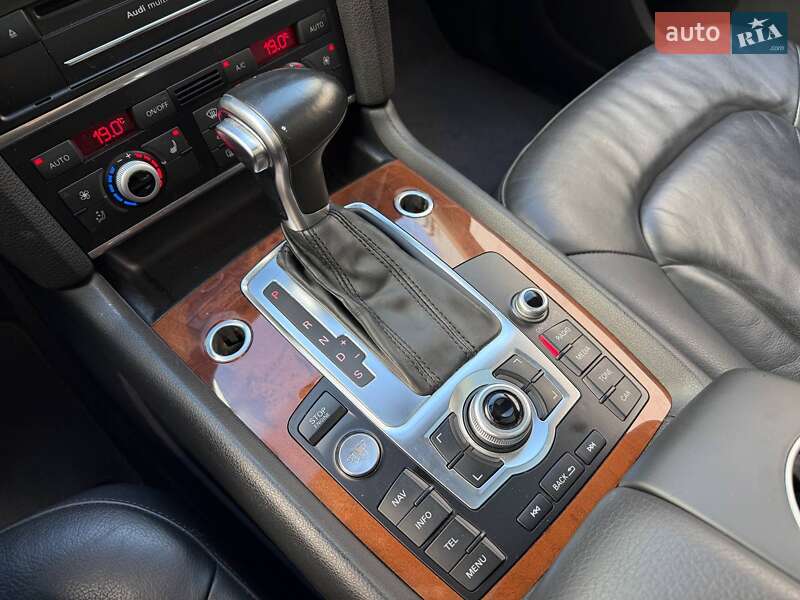 Внедорожник / Кроссовер Audi Q7 2015 в Киеве