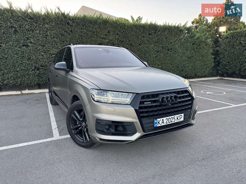 Внедорожник / Кроссовер Audi Q7 2016 в Киеве