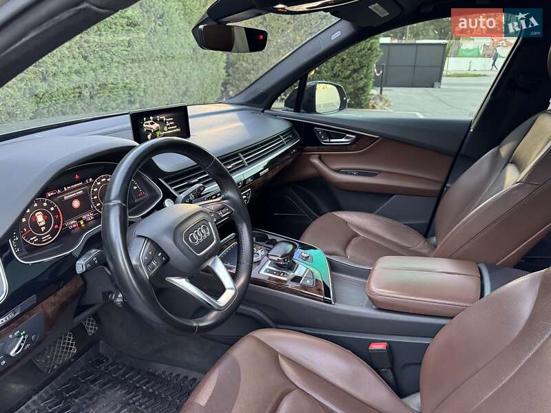 Внедорожник / Кроссовер Audi Q7 2016 в Киеве