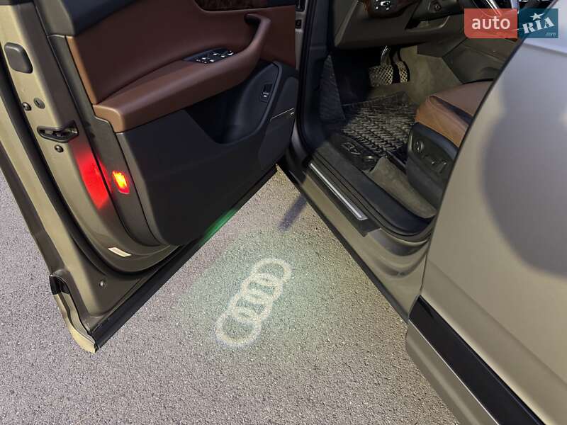 Внедорожник / Кроссовер Audi Q7 2016 в Киеве