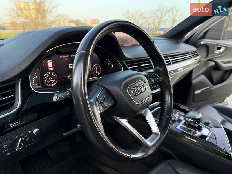 Позашляховик / Кросовер Audi Q7 2017 в Дніпрі
