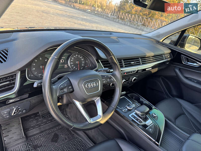 Позашляховик / Кросовер Audi Q7 2015 в Харкові