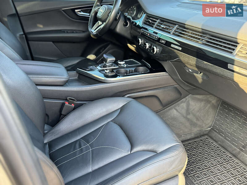 Позашляховик / Кросовер Audi Q7 2015 в Харкові