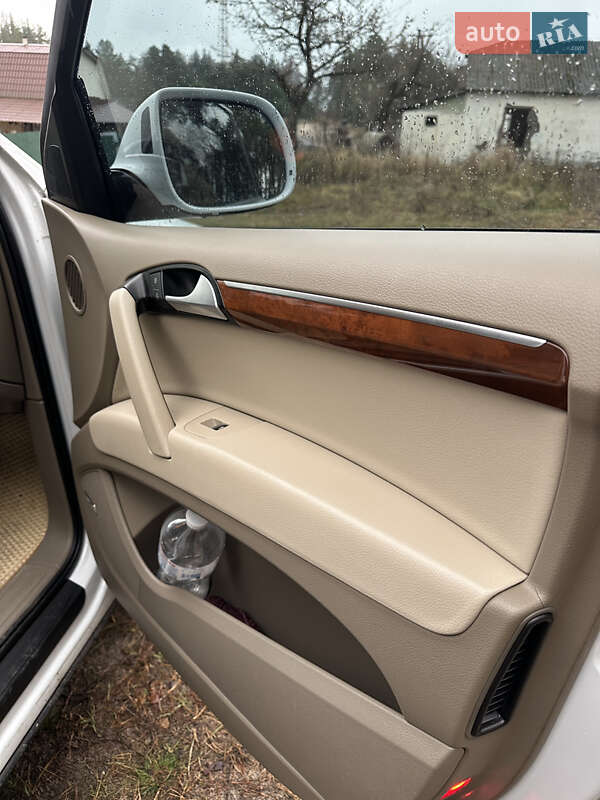 Внедорожник / Кроссовер Audi Q7 2013 в Коростене