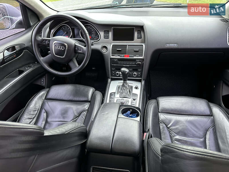 Внедорожник / Кроссовер Audi Q7 2006 в Сваляве