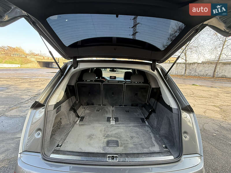 Позашляховик / Кросовер Audi Q7 2017 в Миколаєві