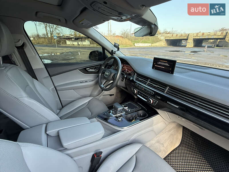 Позашляховик / Кросовер Audi Q7 2017 в Миколаєві