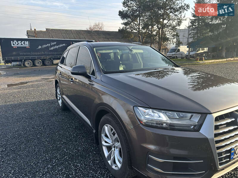 Позашляховик / Кросовер Audi Q7 2015 в Мукачевому