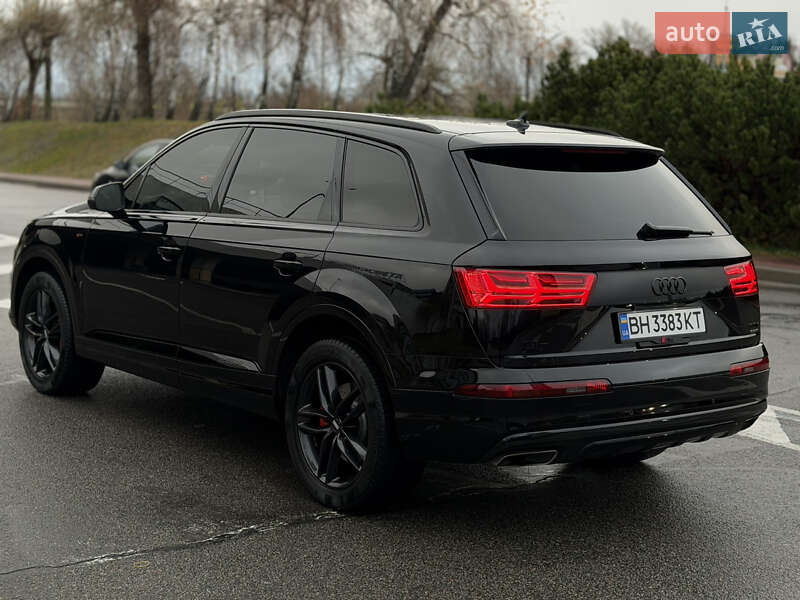Внедорожник / Кроссовер Audi Q7 2017 в Киеве