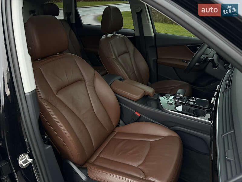 Внедорожник / Кроссовер Audi Q7 2017 в Киеве