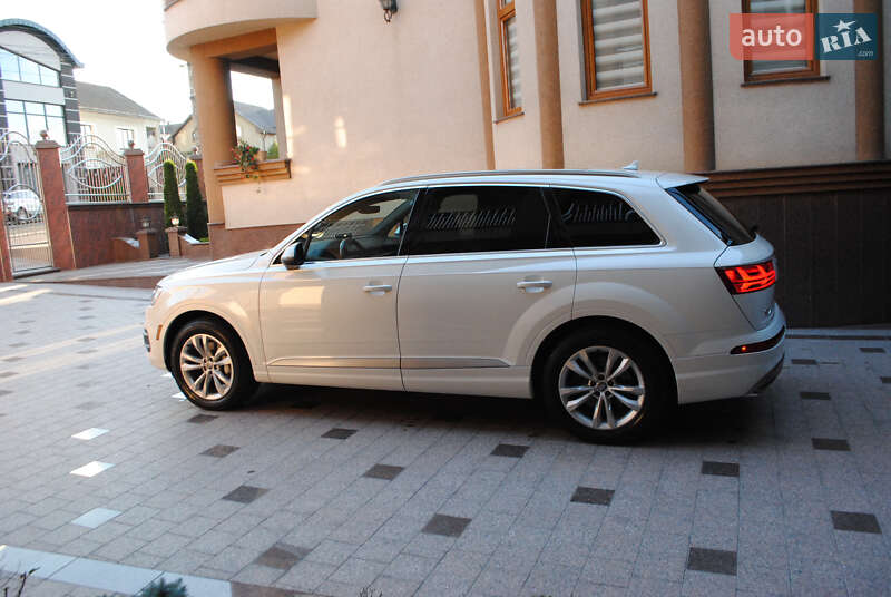Внедорожник / Кроссовер Audi Q7 2016 в Тячеве