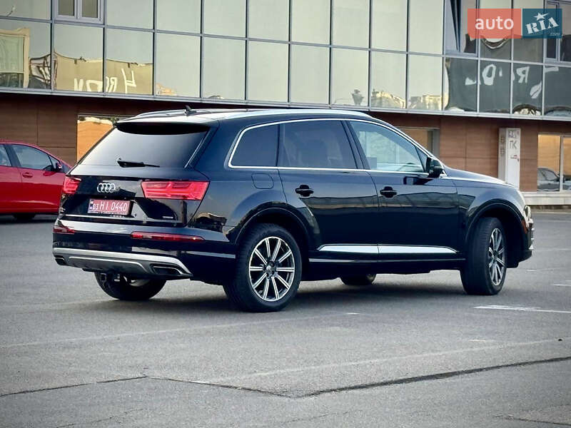 Позашляховик / Кросовер Audi Q7 2018 в Києві