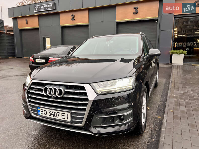 Внедорожник / Кроссовер Audi Q7 2016 в Киеве