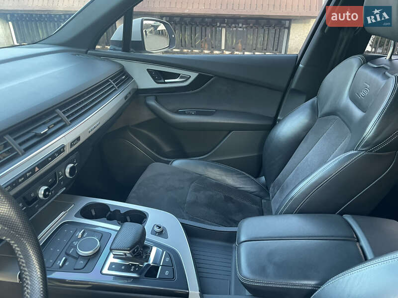 Позашляховик / Кросовер Audi Q7 2017 в Дніпрі