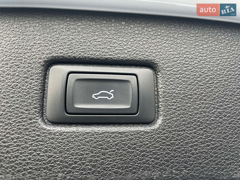 Позашляховик / Кросовер Audi Q7 2017 в Дніпрі