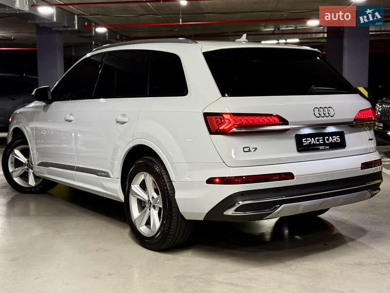 Позашляховик / Кросовер Audi Q7 2019 в Києві