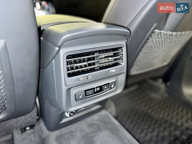 Позашляховик / Кросовер Audi Q7 2019 в Києві