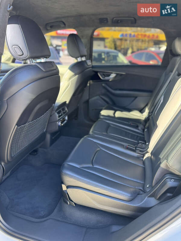 Внедорожник / Кроссовер Audi Q7 2016 в Тернополе