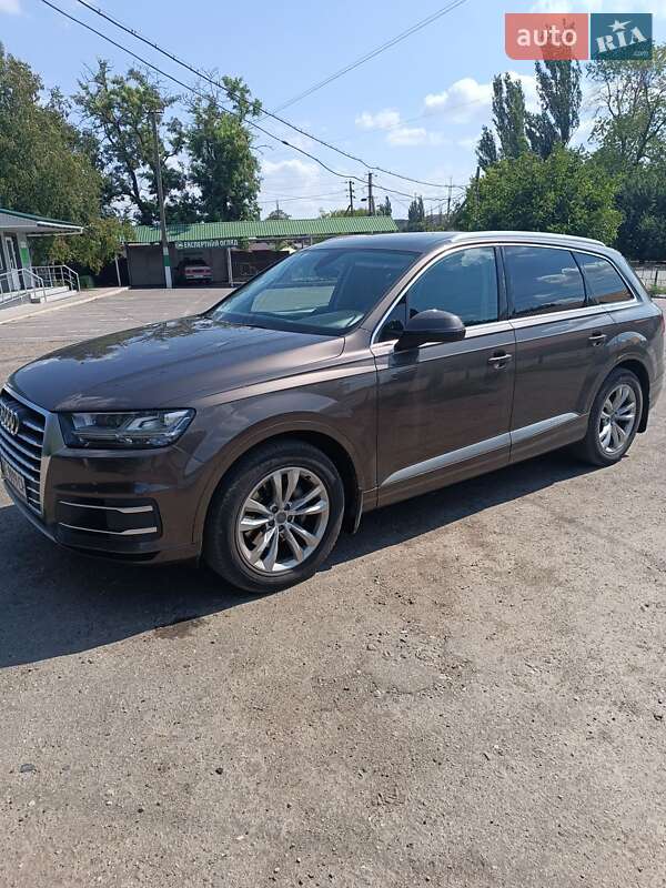 Внедорожник / Кроссовер Audi Q7 2016 в Новом Буге