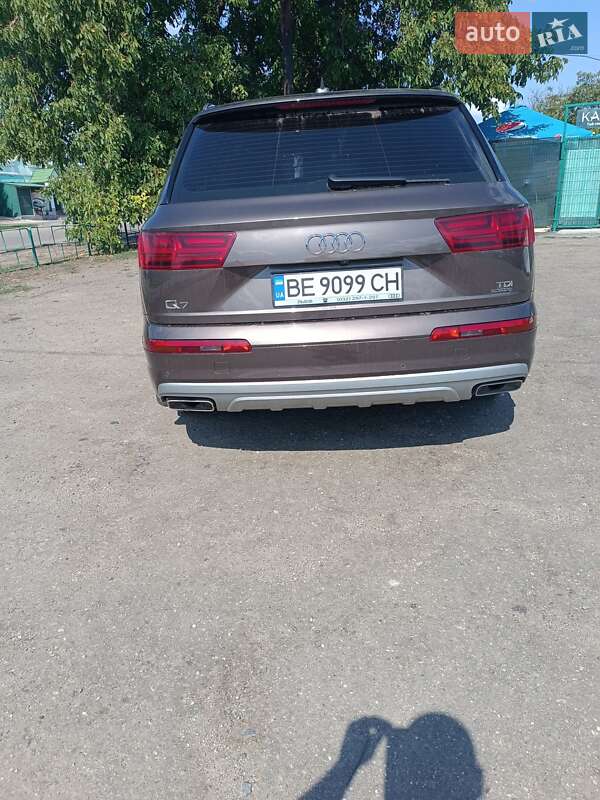 Внедорожник / Кроссовер Audi Q7 2016 в Новом Буге