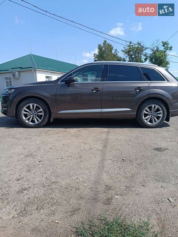 Внедорожник / Кроссовер Audi Q7 2016 в Новом Буге