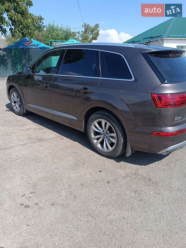Внедорожник / Кроссовер Audi Q7 2016 в Новом Буге