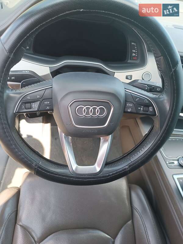 Внедорожник / Кроссовер Audi Q7 2016 в Новом Буге