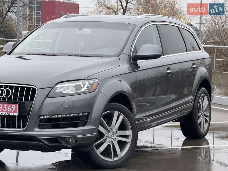 Позашляховик / Кросовер Audi Q7 2015 в Києві