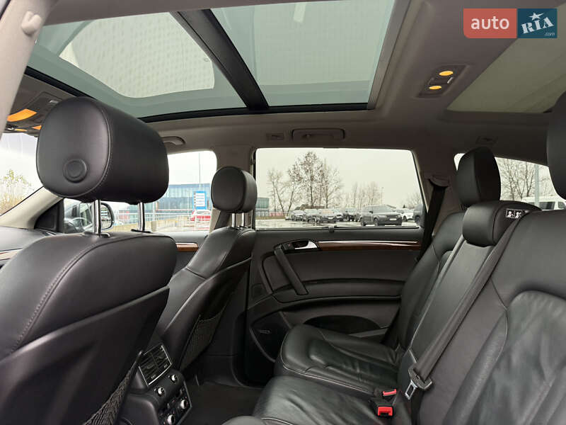 Позашляховик / Кросовер Audi Q7 2015 в Києві