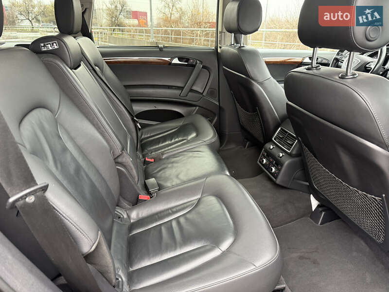 Позашляховик / Кросовер Audi Q7 2015 в Києві