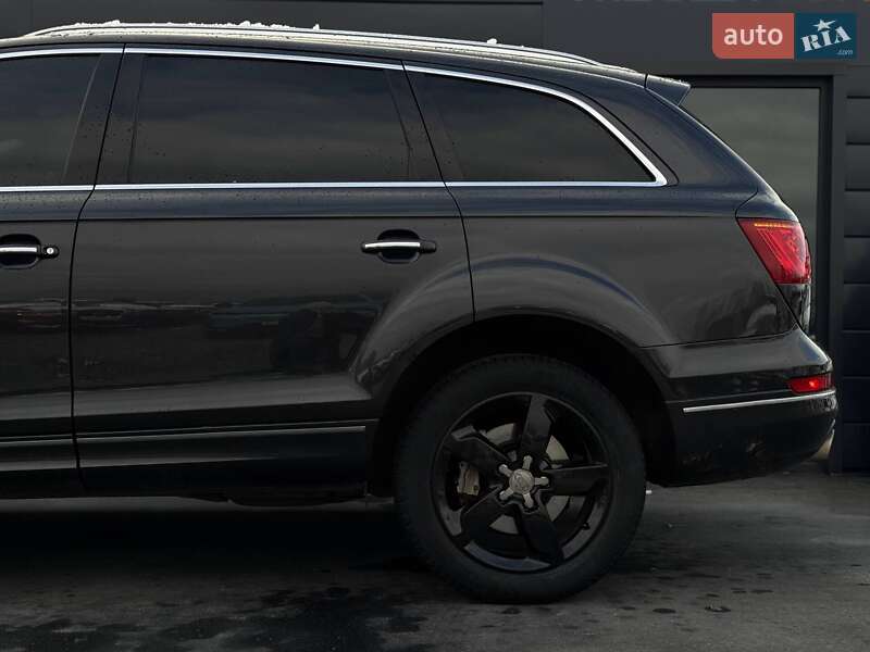 Позашляховик / Кросовер Audi Q7 2014 в Рівному
