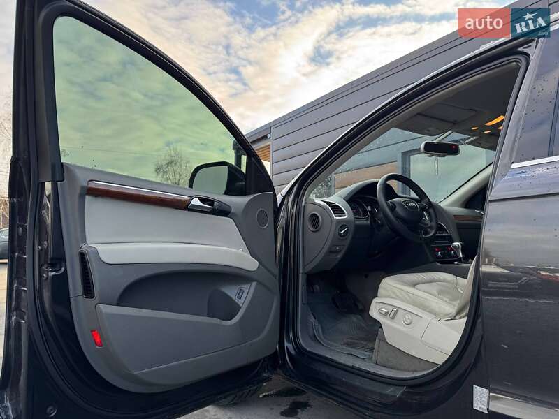 Позашляховик / Кросовер Audi Q7 2014 в Рівному