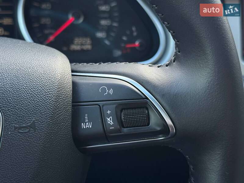 Позашляховик / Кросовер Audi Q7 2014 в Рівному